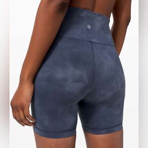lululemon Wunder Train HR Short 6",Sz 6, Diamond Dye Shade Naval Blue - Like New